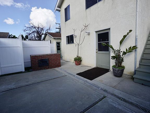 5th image of 2014 Arlington Ave