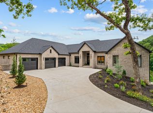 103 Silver Oak Way, Reeds Spring, MO 65737
