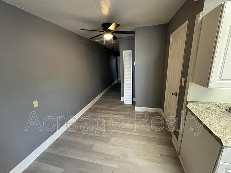 4114 Moncrief Rd — Photo 13