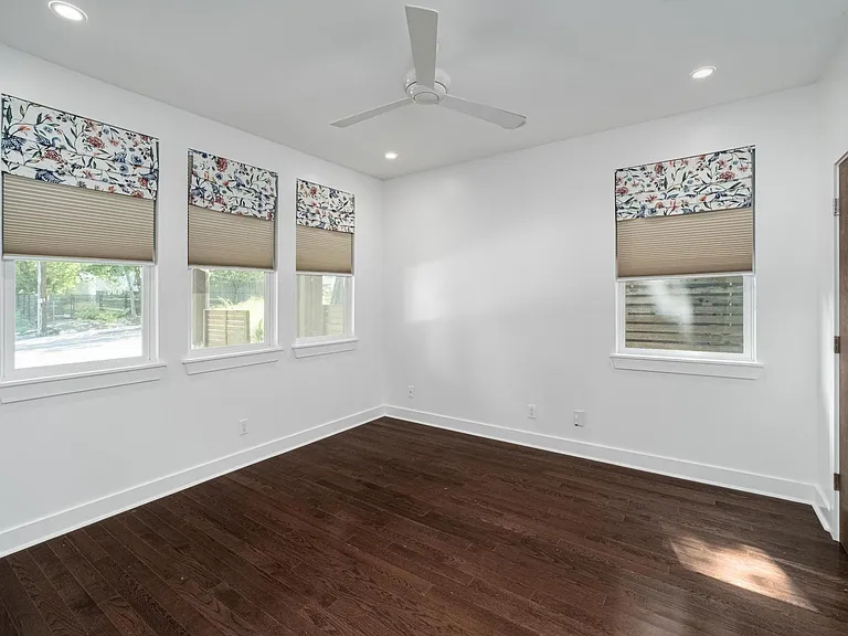 307 W Annie St — Photo 12