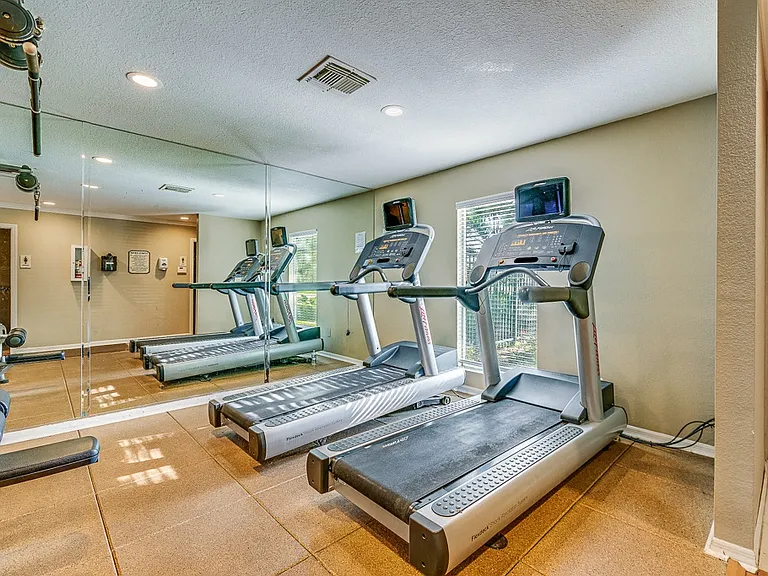 Aventine at Forest Lakes Apartment Homes — Photo 22
