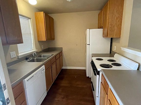 2nd image of 617 N Maple St #6c3450d59