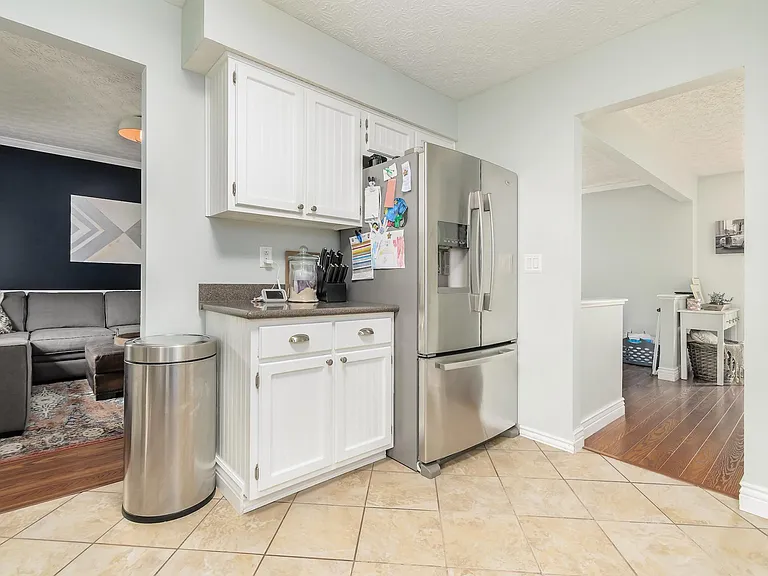 2104 Scottingham Dr — Photo 7