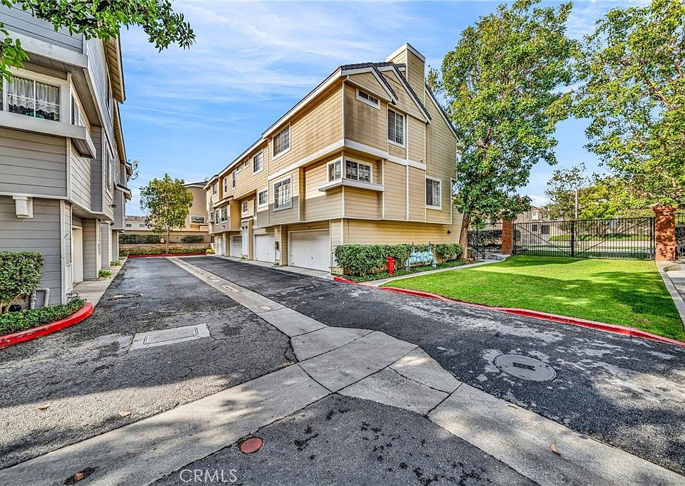 1st image of 2800 Plaza Del Amo Unit 425