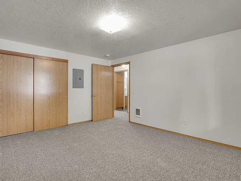 12509 SE Foster Rd — Photo 17