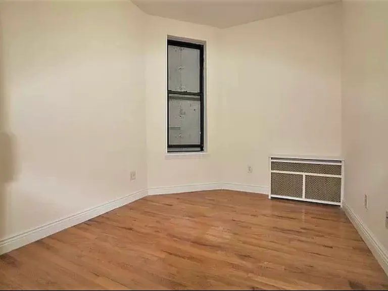 243 W 107th St #4E — Photo 5