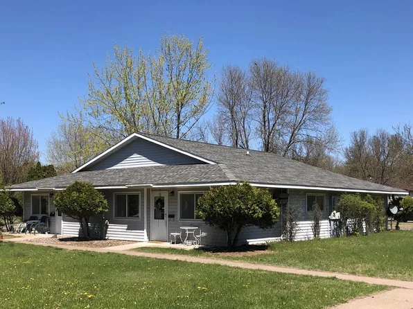 1909 2nd Ave NE #3, Menomonie, WI 54751