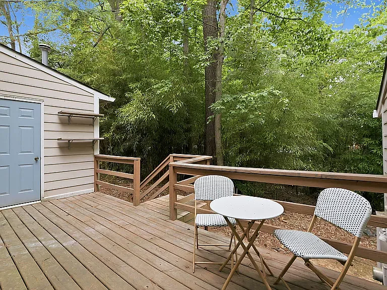 101 Thomas Ln #B1 — Photo 27