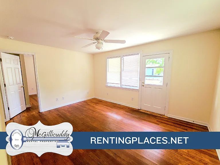 1202 Holden Dr — Photo 2
