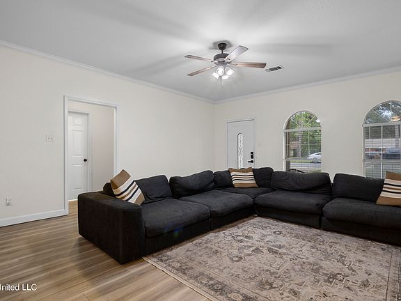 2nd image of 6813 Pinehurst Dr