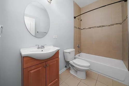 1549 E 72nd St #1 — Photo 3