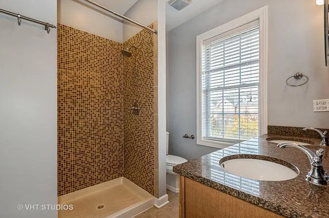 3 bed, 2.5 bath, 2600 sqft, $5,500 — Photo 4