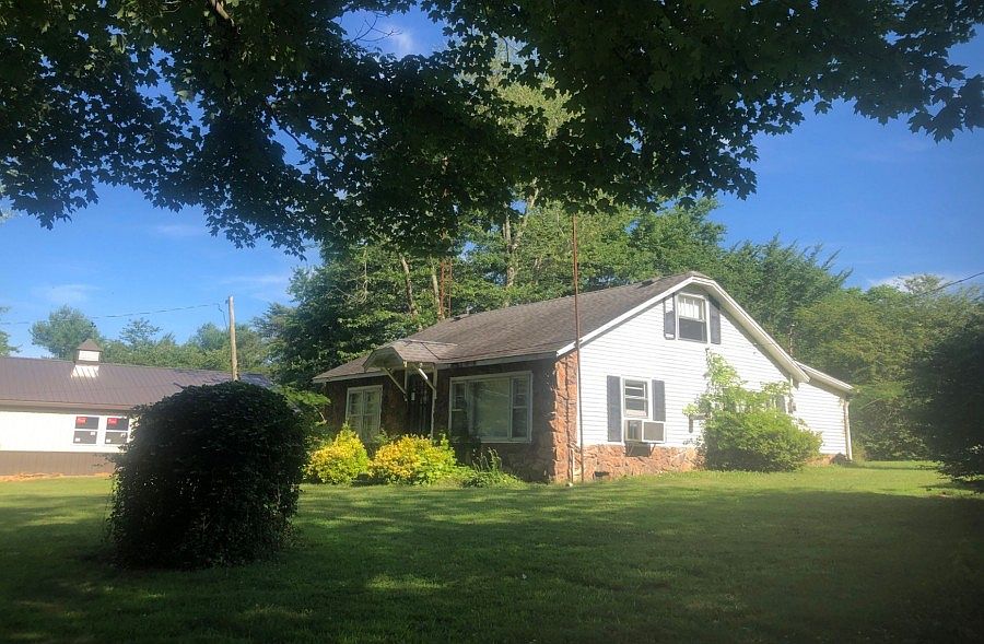 2nd image of 35 Madison St