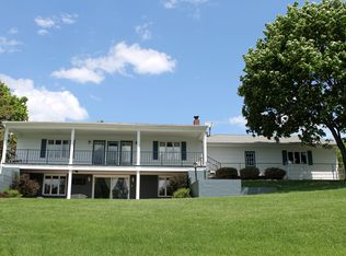 322 Riverside Dr, Cheboygan, MI 49721