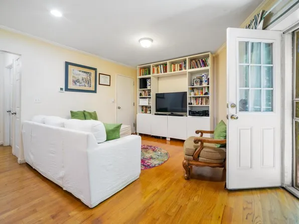 852 Home Street image 2 of 22