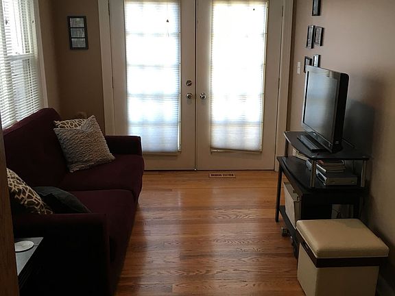 2nd image of 3308 N Oakley Ave #1R