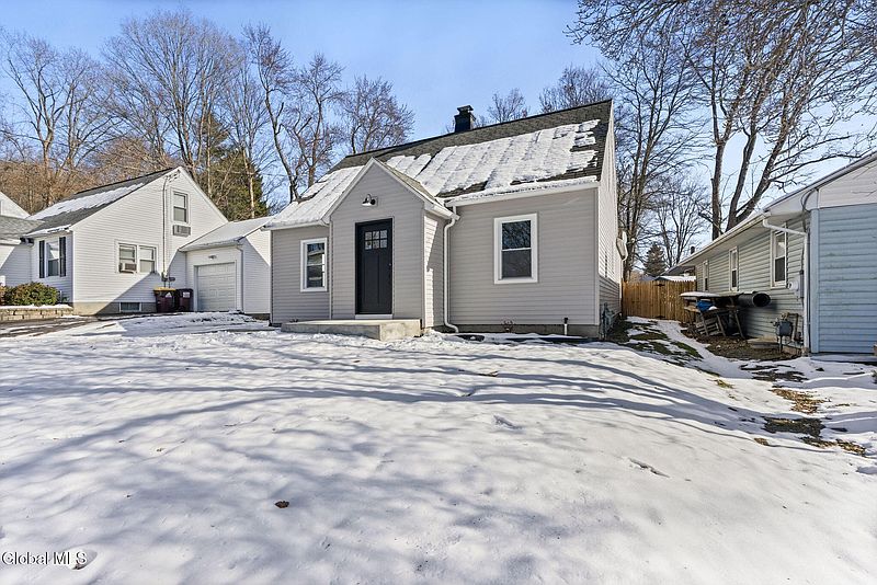 3rd image of 22 Elmwood Court
