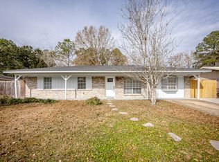 107 Carlsbad Pl, Ocean Springs, MS 39564