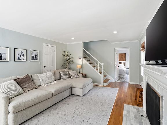 5th image of 6640 Elm St