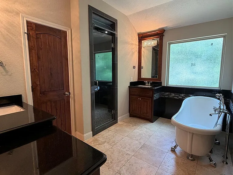 1710 Castlerock Dr — Photo 23