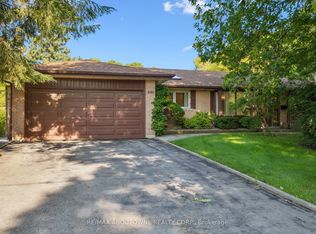 1095 Linbrook Rd, Oakville, ON L6J 2L2