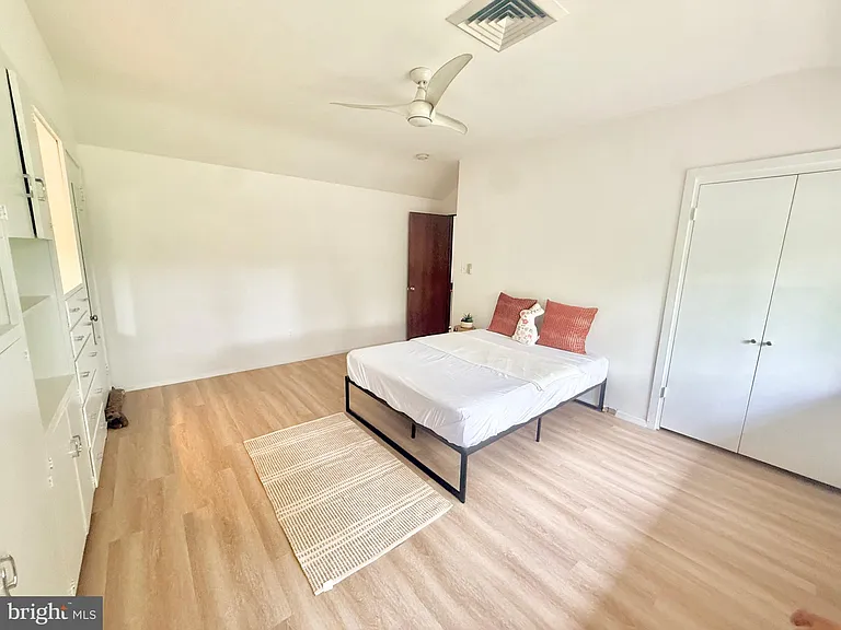6819 Selkirk Dr — Photo 72