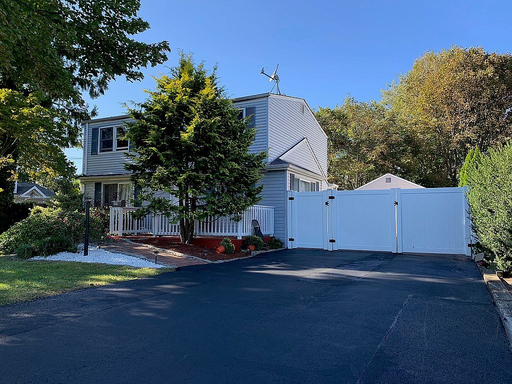 205 15th St, West Babylon, NY 11704 Zillow