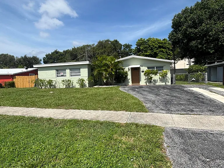 9109 Bamboo Dr — Photo 2