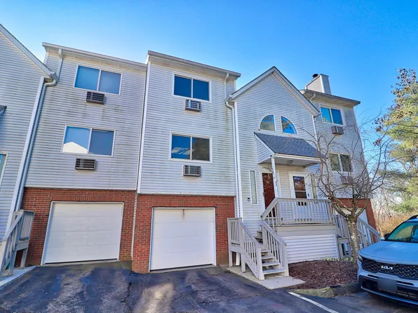 925 Oronoke Road #16-I, Waterbury, CT 06708