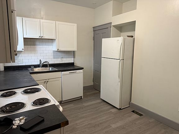 3rd image of 239 E Blake Ave