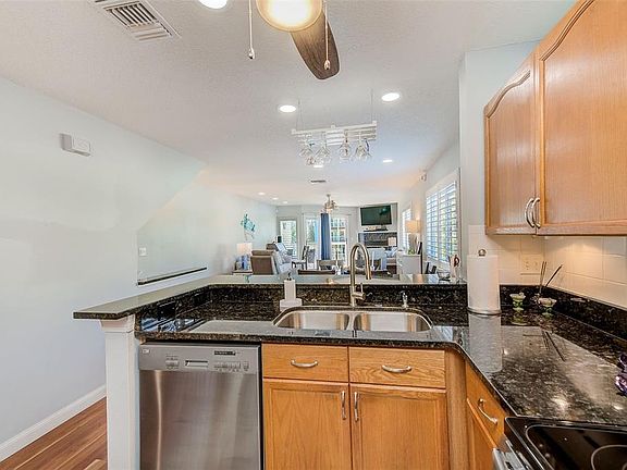 5th image of 205 Marcdale Blvd