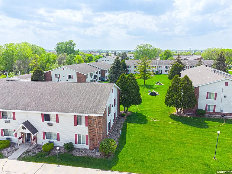 Stonecreek Apartments — Photo 14