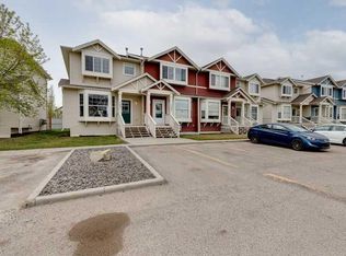 703 N Luxstone Sq SE #1001, Airdrie, AB T4B0A3