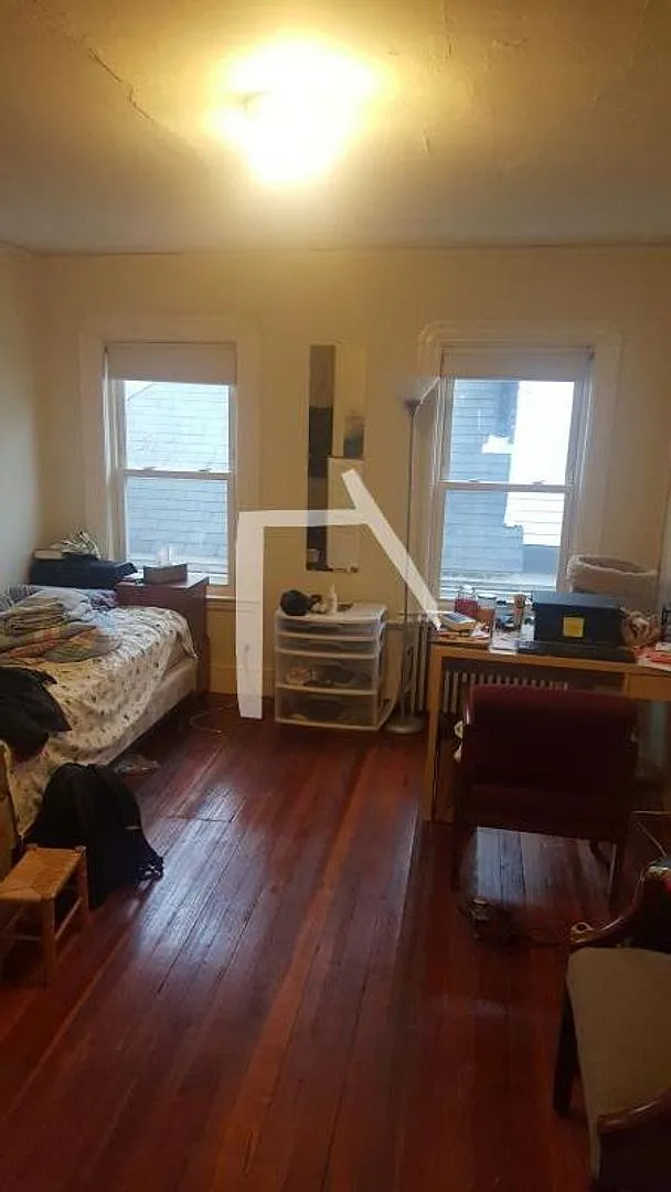 Beautiful 3 Bed/ 1 Bath Available 9/1/26 — Photo 2