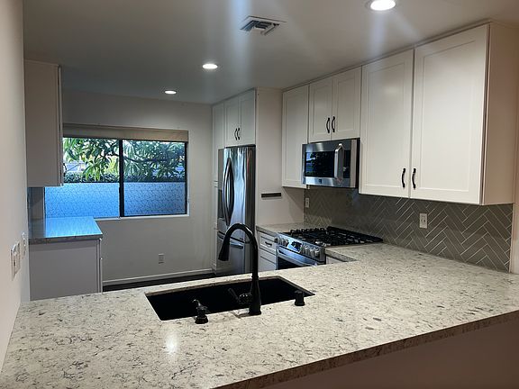 3rd image of 2020 Delaware Ave APT 5