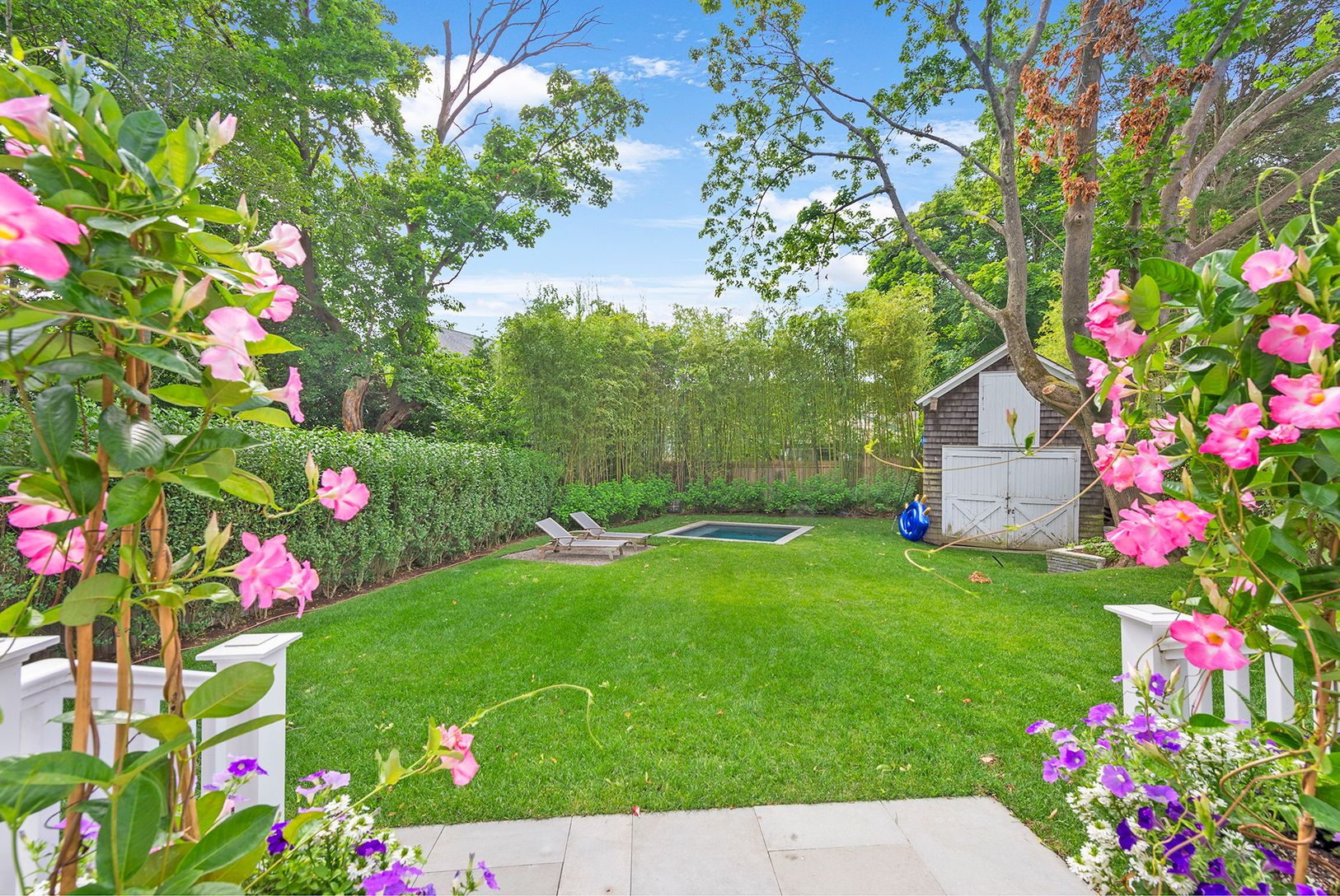  Private backyard beautifully landscaped