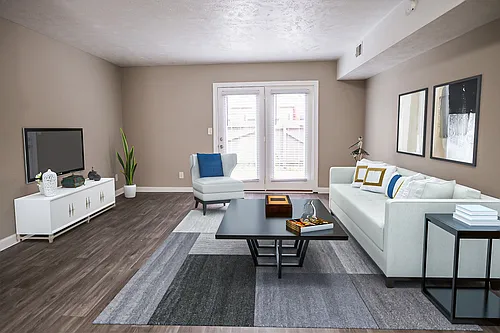 Amora East Photo 1