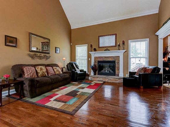 2nd image of 292 Hatteras Cir