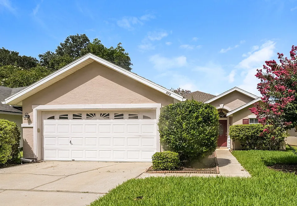 573 Redberry Ln