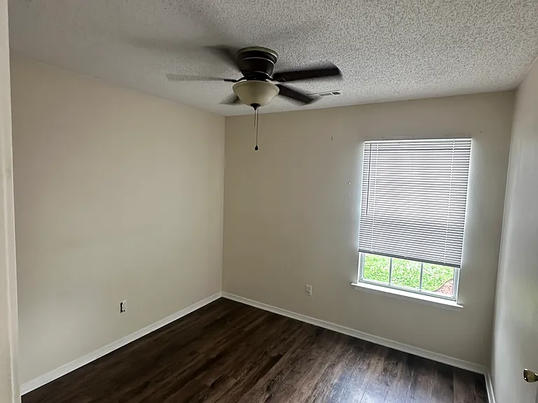 4226 Backus Ave — Photo 12