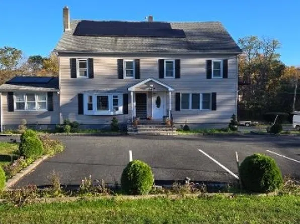 167 Milton Rd, Oak Ridge, NJ 07438