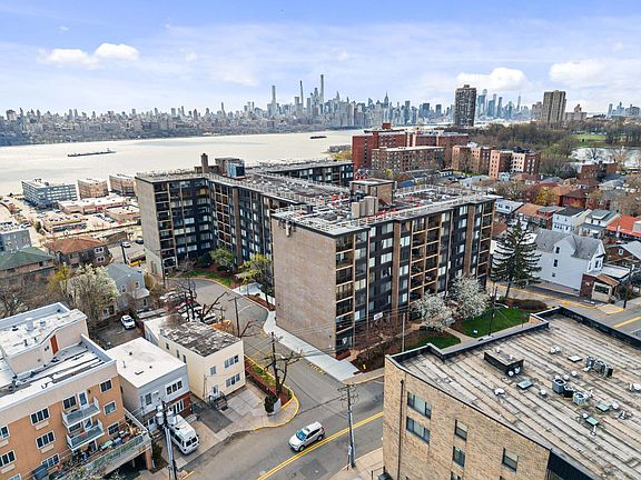 2nd image of 9060 Palisade Ave APT 1026