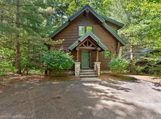 908 Cabin Dr, Boyne City, MI 49712