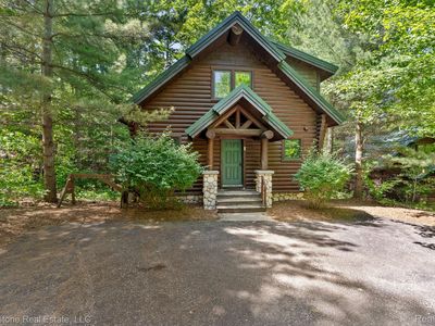 908 Cabin Dr, Boyne City, MI, 49712