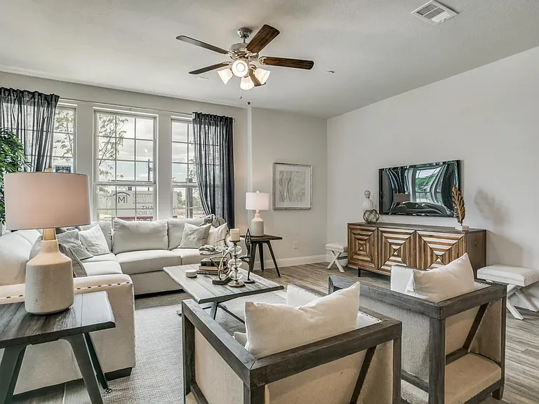 935 Ponds Edge Ln — Photo 12