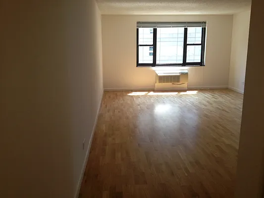 Rented by Realty Operations Group | media 13