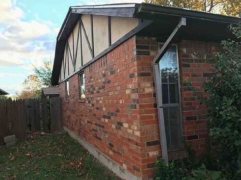 2nd image of 1022 Richmond St