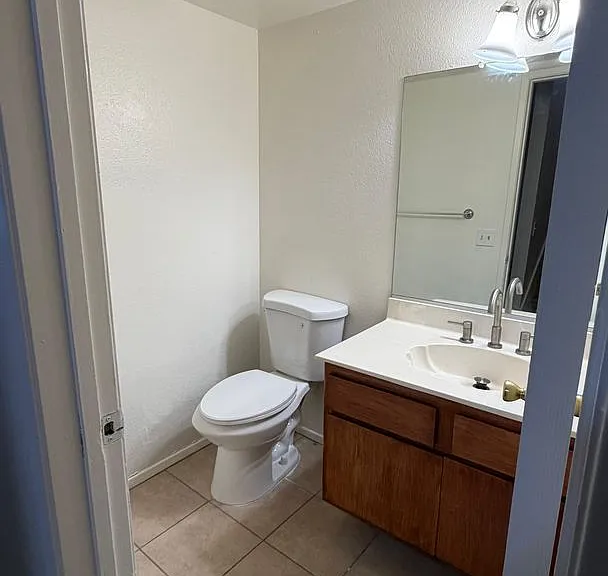 813 Steven St — Photo 7