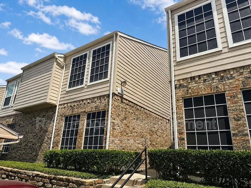2 bed, 2.0 bath, 1015 sqft, $1,775 — Photo 4