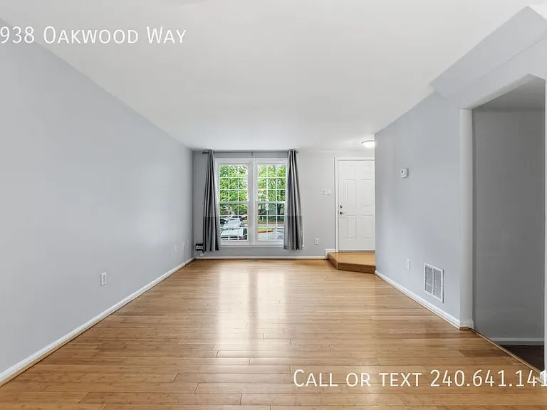 8938 Oakwood Way — Photo 1